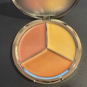 ICONIC LONDON Dewy Glow Highlighter - NIB